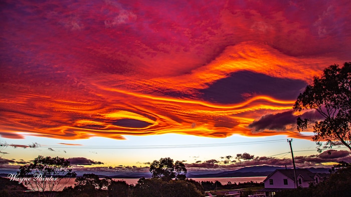 What caused Hobart's spooky Halloween sunset?