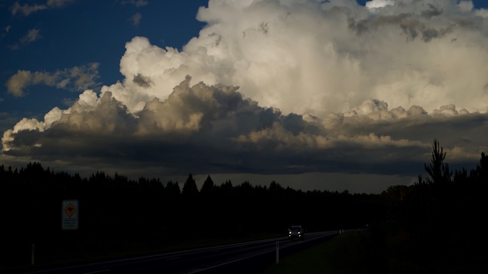 Queensland set for heavy rainfall as severe thunderstorms move across state