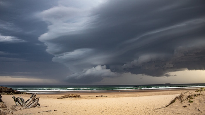 BOM declares La Niña as eastern Australia prepares for another sodden end to the week