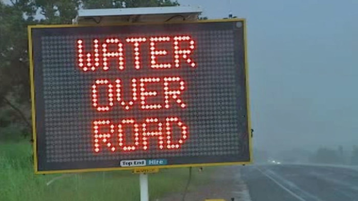 Nine people rescued from Queensland floodwaters, with BOM putting Beaudesert on flood alert