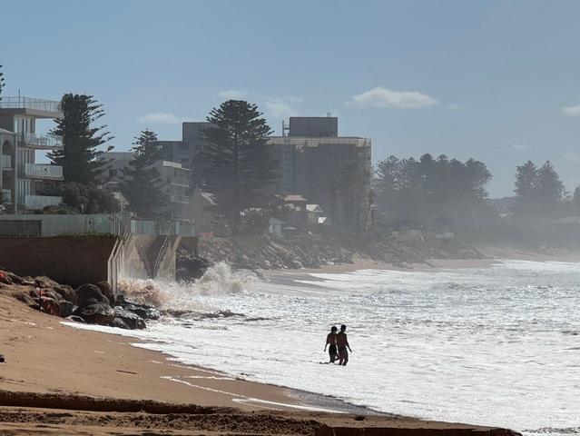 Image: Coastal erosion may return to Narrabeen-Collaroy Beach with powerful swells in the coming days.. Source: Felix Levesque