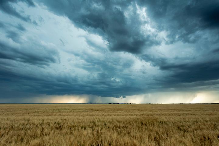 Image: Many areas of Australia are still waiting for decent spring rain. Source: iStock / mysticenergy.