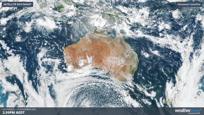 Image: The contrast between Australia’s temperate and tropical zones is illustrates more dramatically than usual by Wednesday’s satellite image. Source: Weatherzone
