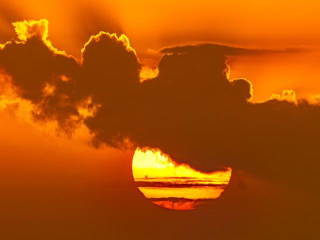 Image: Summer heat will spread over Australia from west to east this week. Source: iStock / Leamus