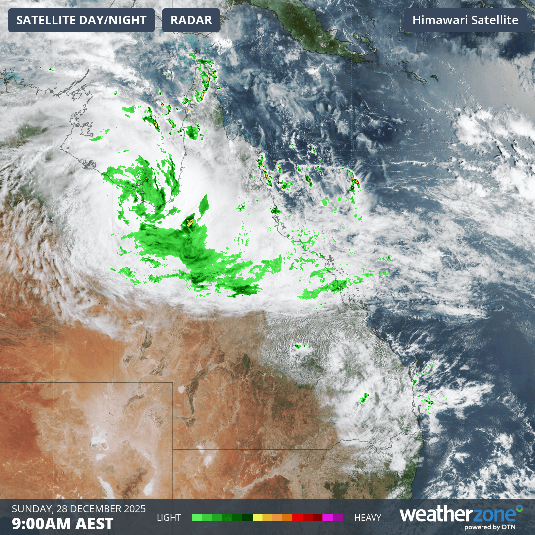 Image: Satellite and radar on Sunday 28th morning, showing a low over the Gulf Country and rain and storms streaming over north Qld and the northeast NT. Source: Weatherzone.