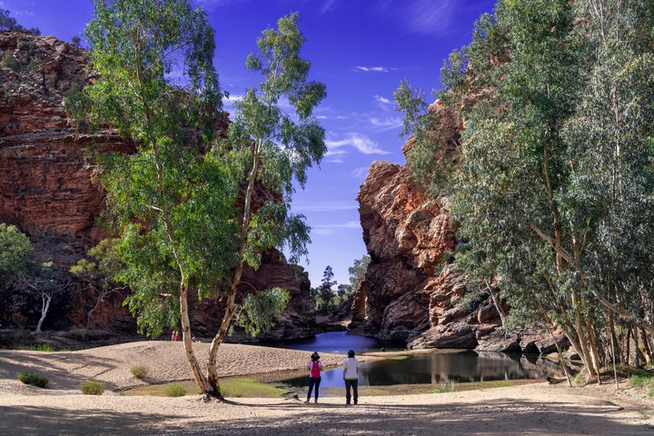 Image: Extreme heat on the first day of autumn 2025 in Alice Springs will make nearby waterholes enticing. Source: iStock/drferry