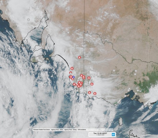 Image: Dry lightning (thunderstorms with very little rain) struck southeast SA and SW Victoria on March 10 and 11. Source: Weatherzone