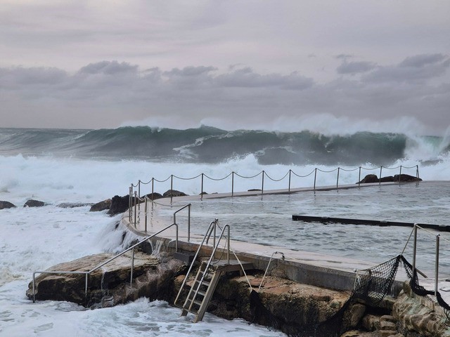Image: A massive wave at Bronte Beach on Wednesday morning. Source: Krisha Patel.