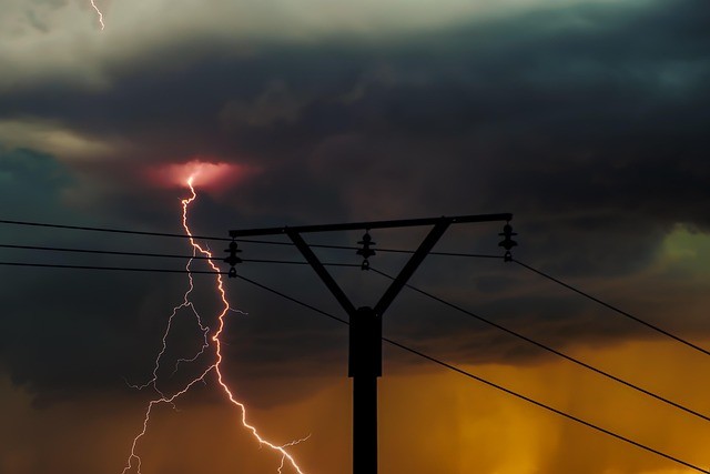 Image: Lightning and strong winds can lead to power outages. Source: Pixabay