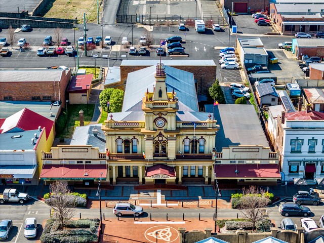 Image: Downtown Glen Innes on a winter morning not quite as cold as today. Source: iStock/Wirestock