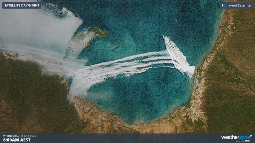 Image: Morning glory clouds usually travel from east to west across the Gulf of Carpentaria, however a set also moved from south to north on Wednesday morning. Source: Weatherzone