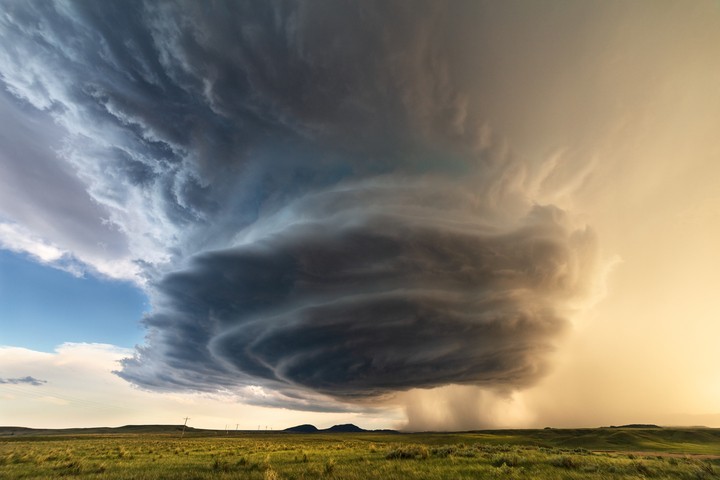 Image: A supercell thunderstorm. Source: iStock / mdesigner125.