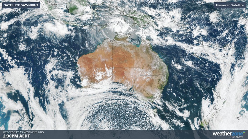 Image: The contrast between Australia’s temperate and tropical zones is illustrates more dramatically than usual by Wednesday’s satellite image. Source: Weatherzone
