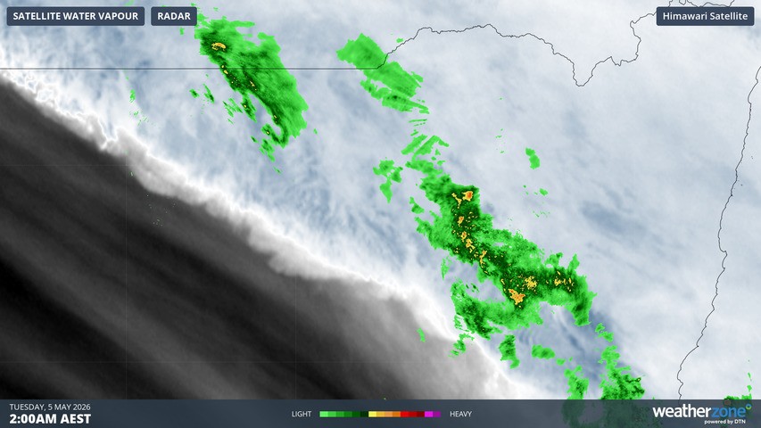 Image: Radar and atmospheric water vapour early on Tuesday morning in NE NSW and SE Qld. Source: Weatherzone