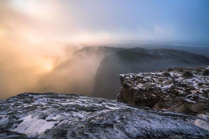 Image: A light dusting of snow from a previous fall at the summit of Bluff Knoll. Source: @Harrybehindthelens.au on Instagram