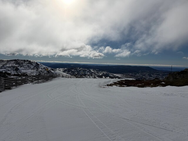 Image: Still reasonable snow coverage near Australia’s highest lifted point on Mt Perisher (NSW) on Wednesday, August 19, 2026. Source: Steve Smith