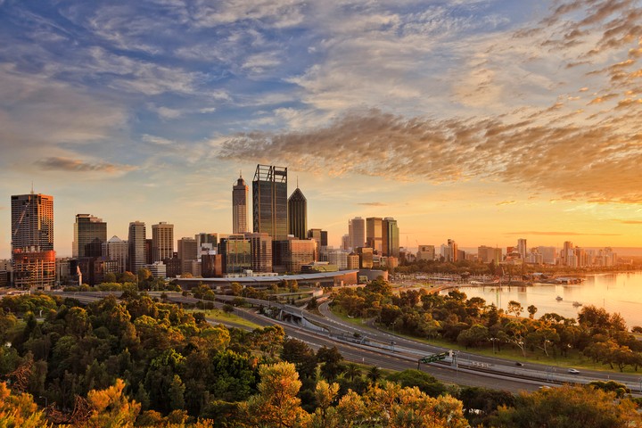 Image: Perth will see a mix of warm and wet weather this week. Source: iStock / zetter.