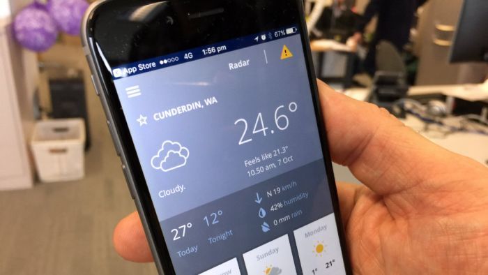 Bureau of Meteorology launches weather app to keep up with smartphone-obsessed Australians