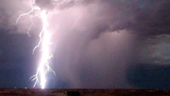 Man struck by lightning and killed while fighting grassfire near Mudgee