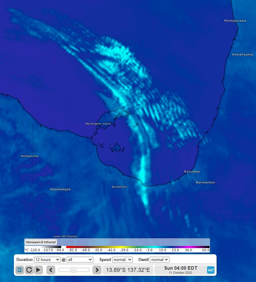 Morning Glory rolls over the Gulf of Carpentaria