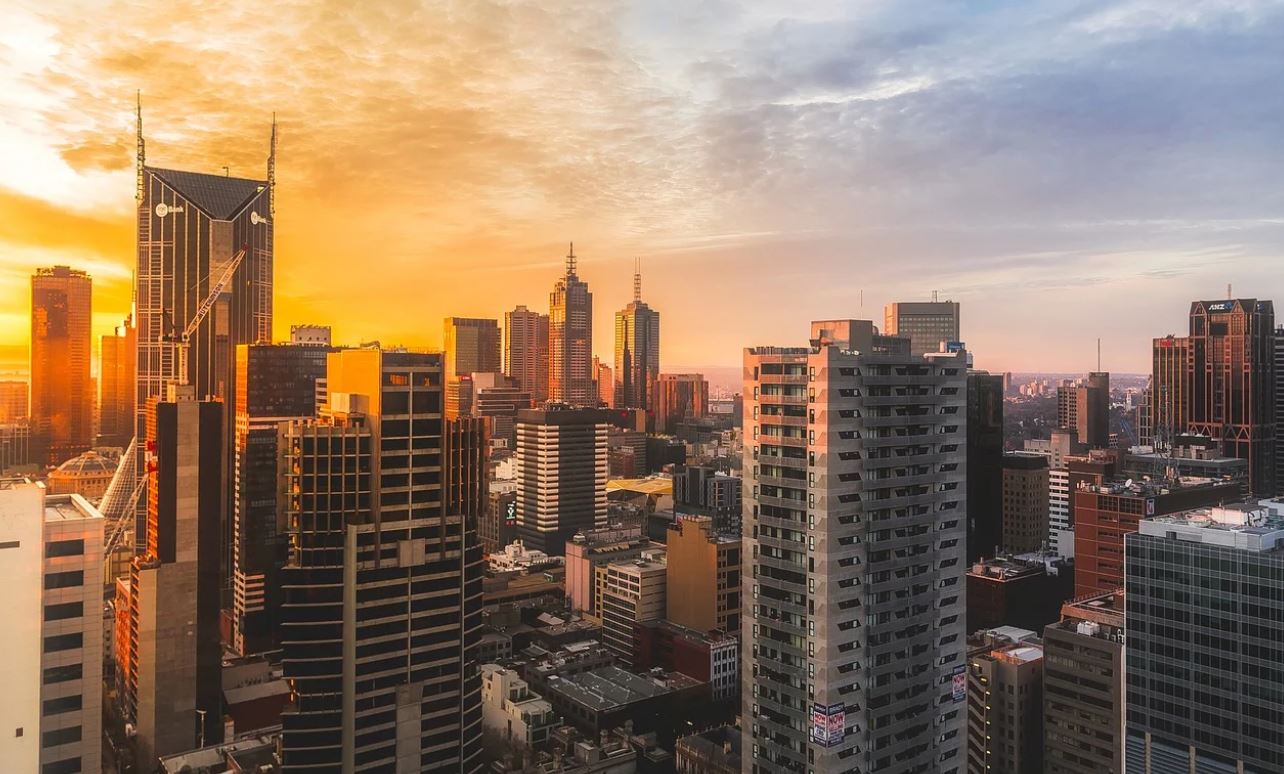 Melbourne cooler at 3 pm than 3 am as change sweeps across city