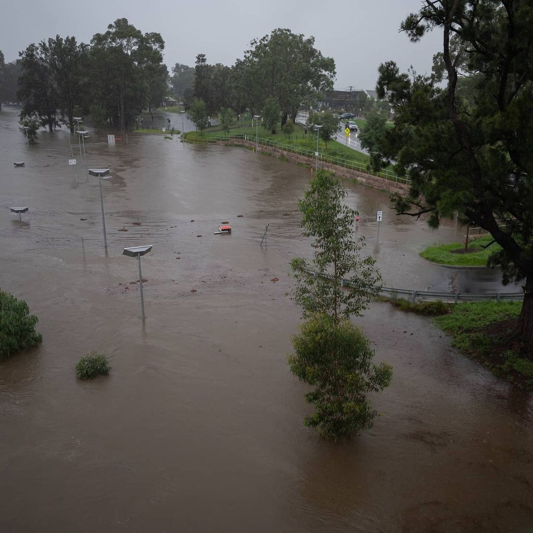 'Get out now': Western Sydney residents urged to flee as deluge hits day four
