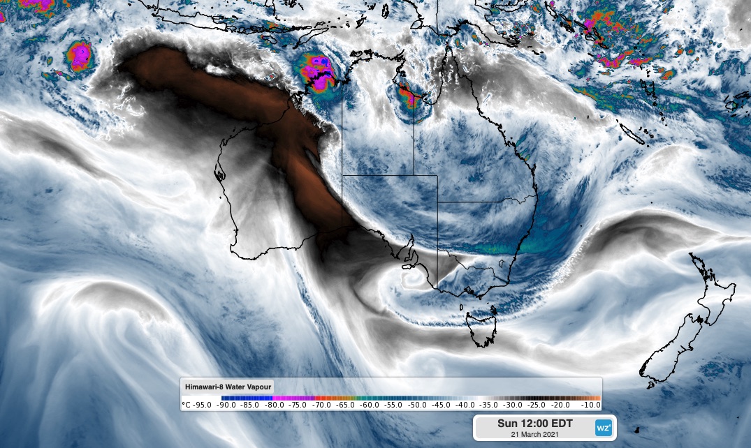 Twin atmospheric rivers behind the flooding rain in NSW