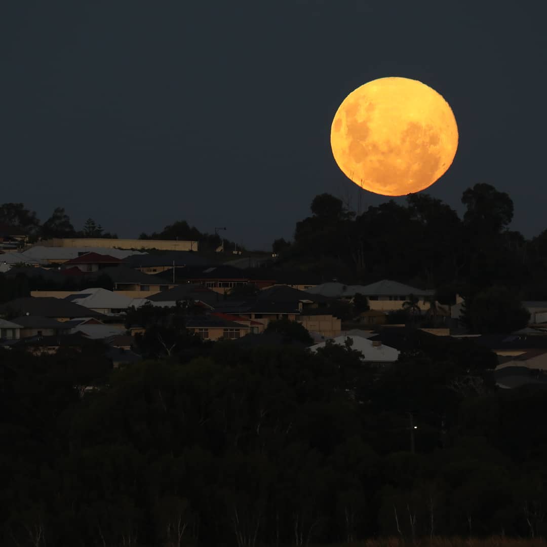 Tonight's supermoon will be big and bright 