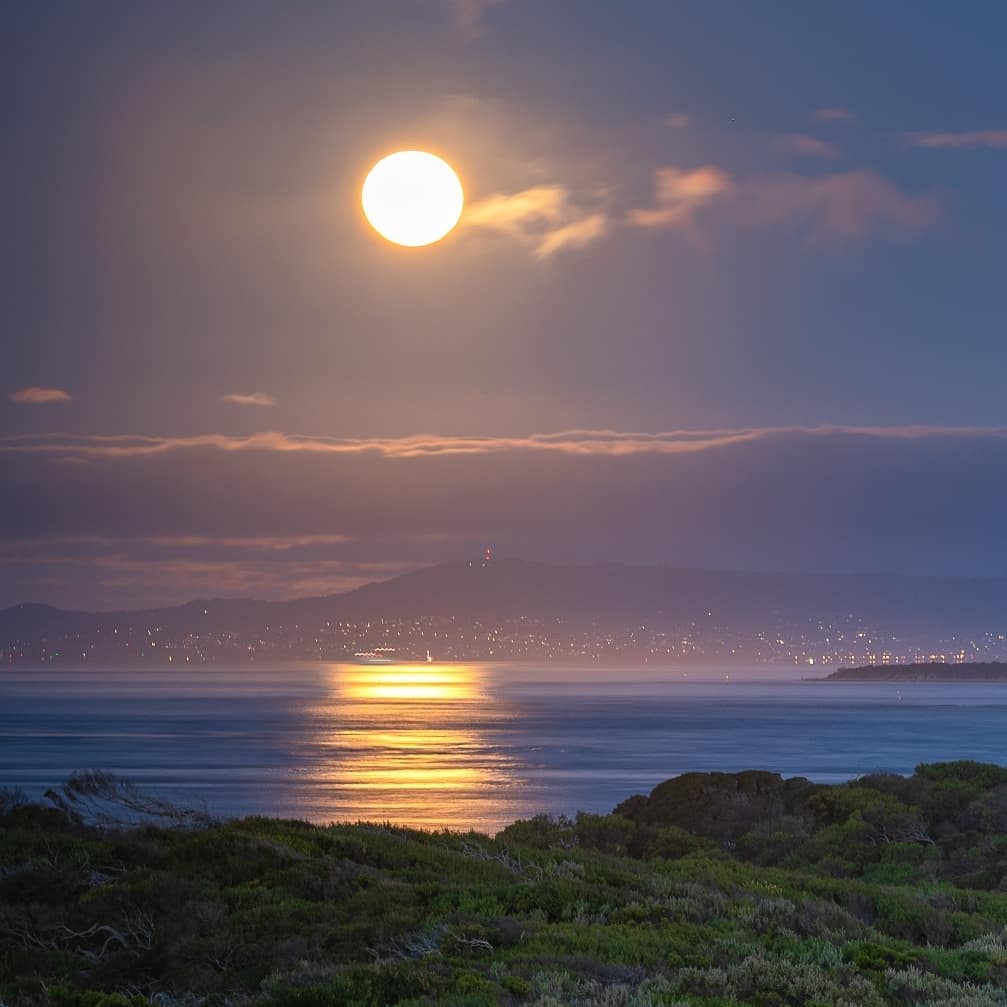 Breathtaking pics of the supermoon over Australia