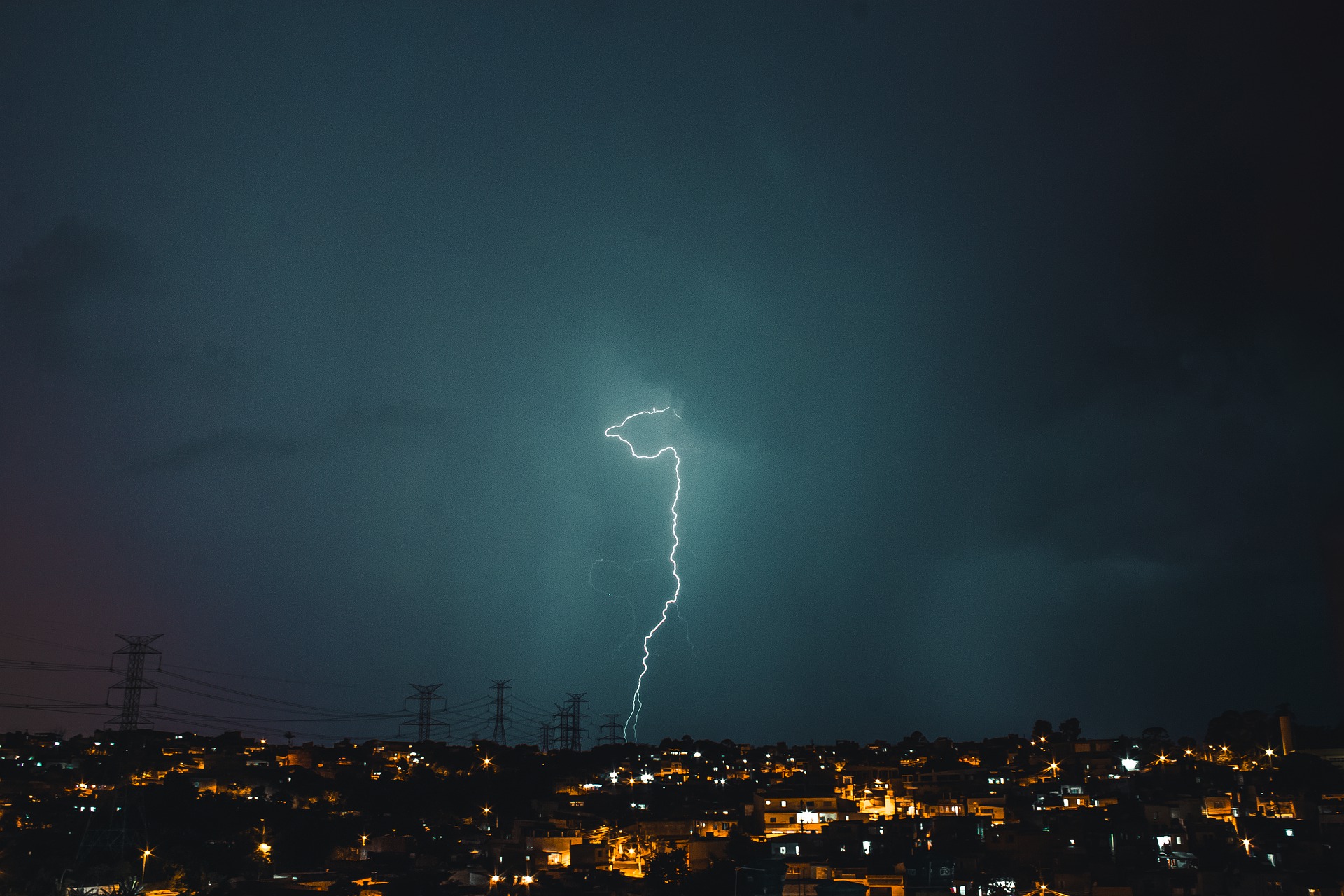 Why the sky turned green over Brisbane 