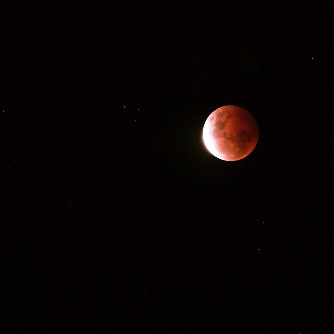 You lunar bloody beauty!