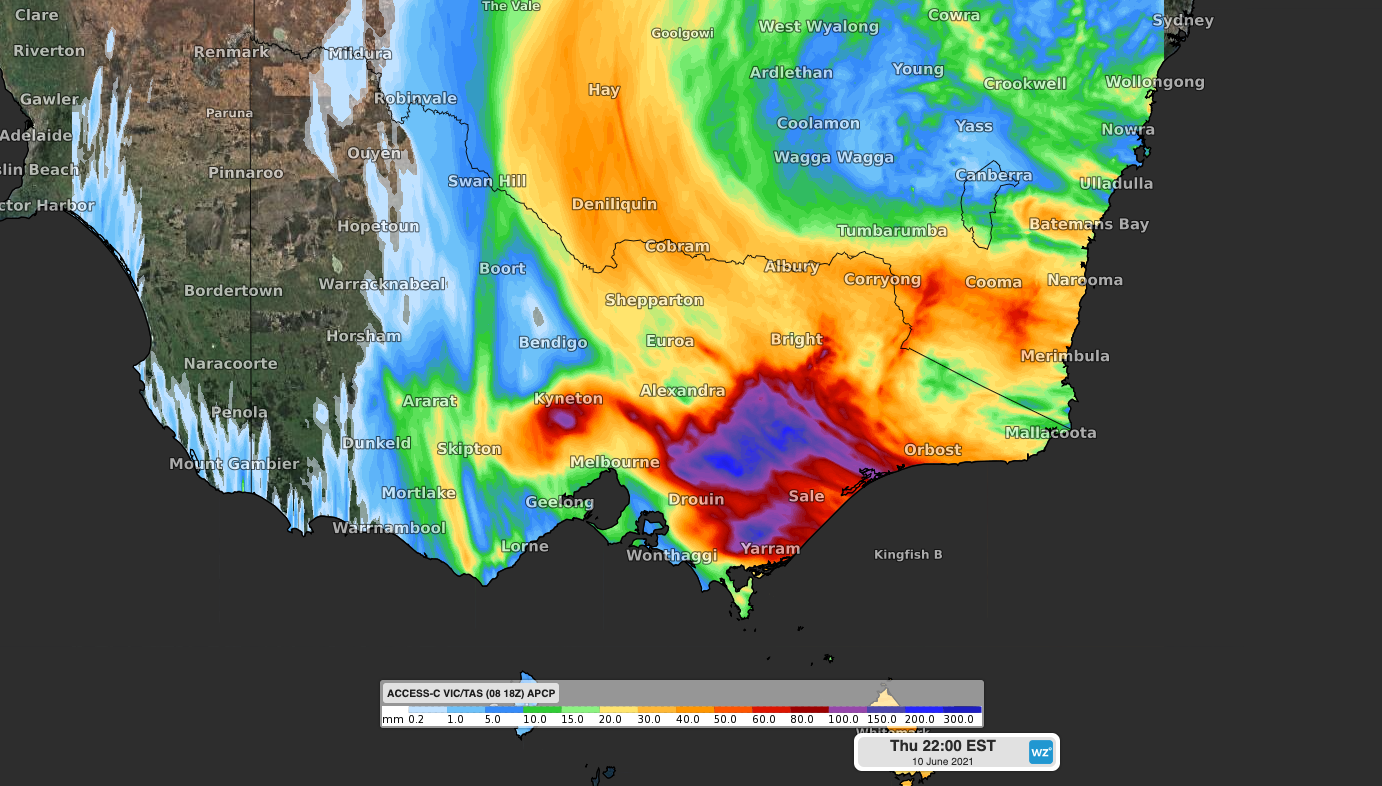 Dangerous weather developing in Victoria