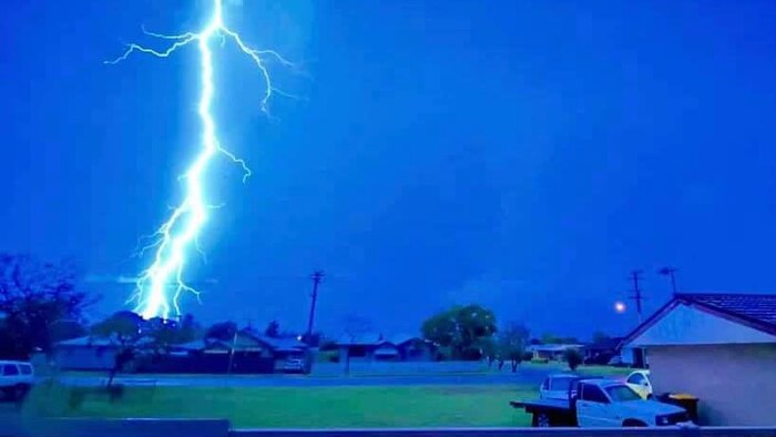 BOM says 'ferocious' storm hit Wide Bay, almost 250,000 lightning strikes reported