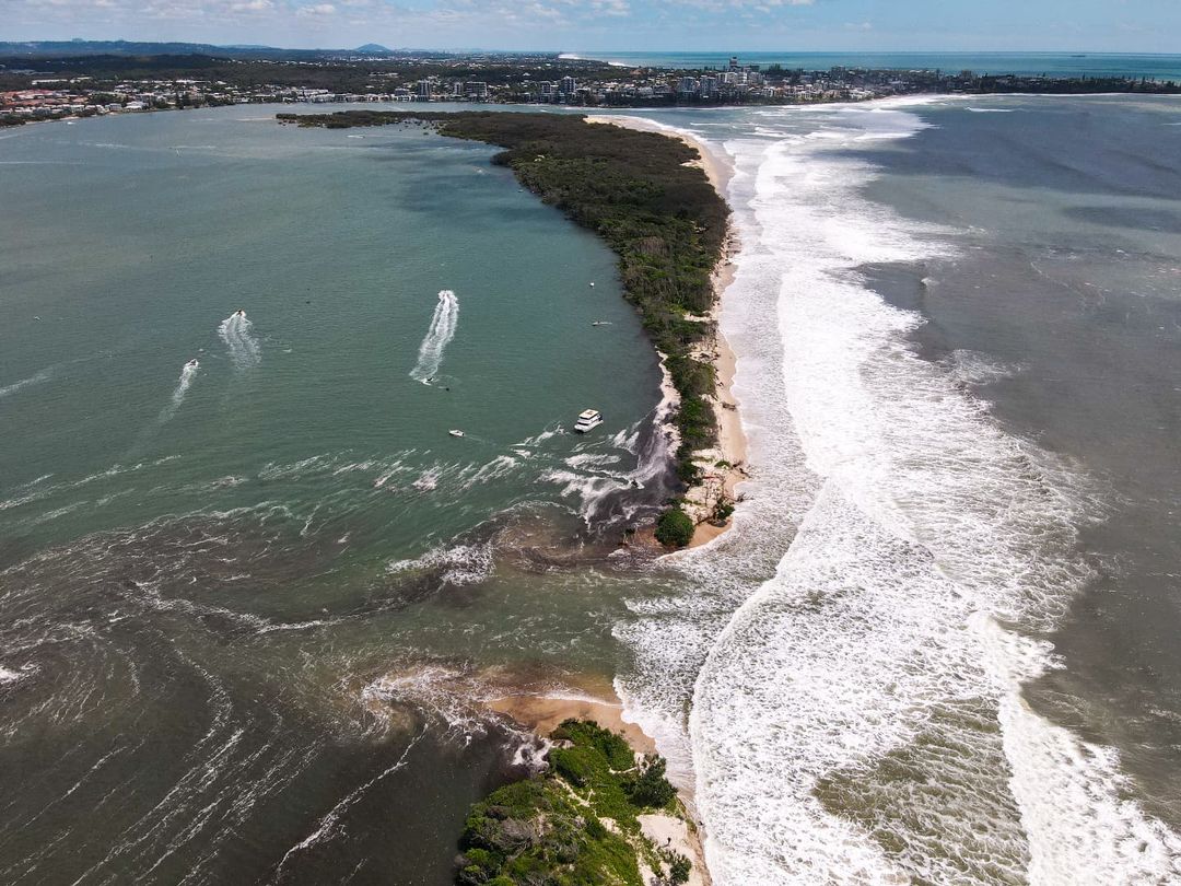 Ex-Tropical Cyclone Seth lingering near southeast QLD