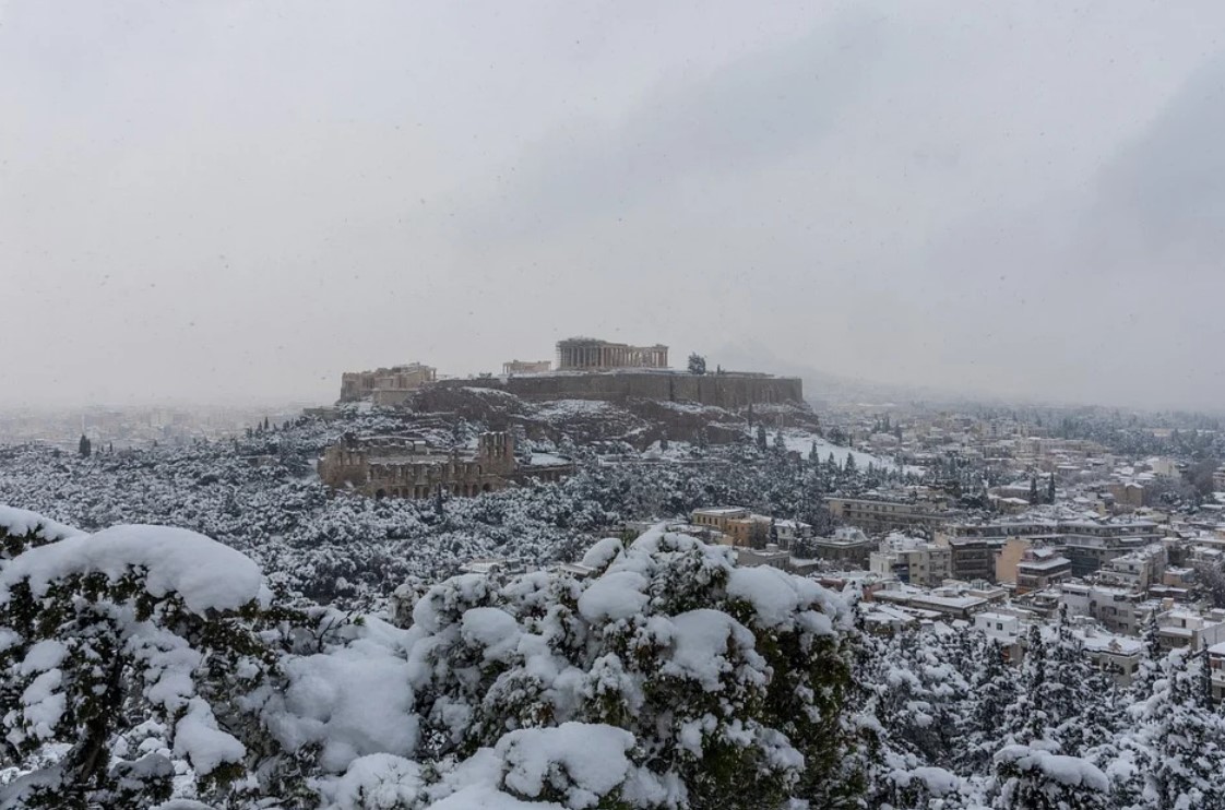 Acropolis snow: Athens coated in white
