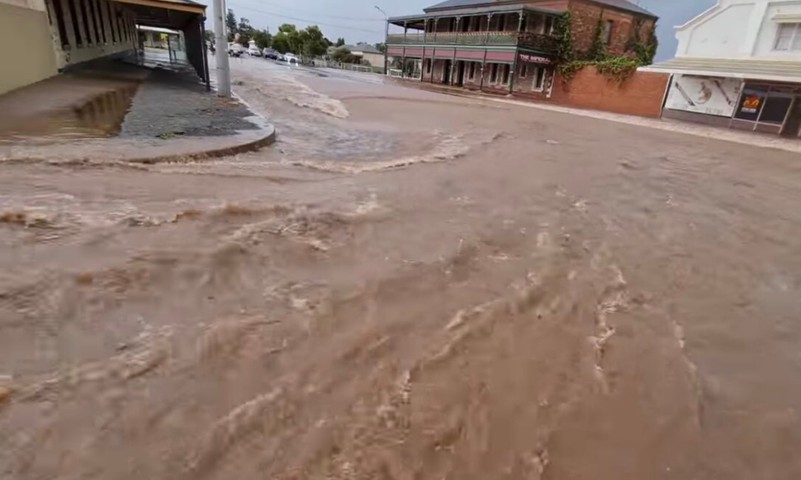 Man dies in floodwaters in Broken Hill deluge