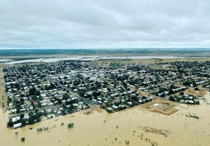 Iconic outback town of Longreach becomes an island