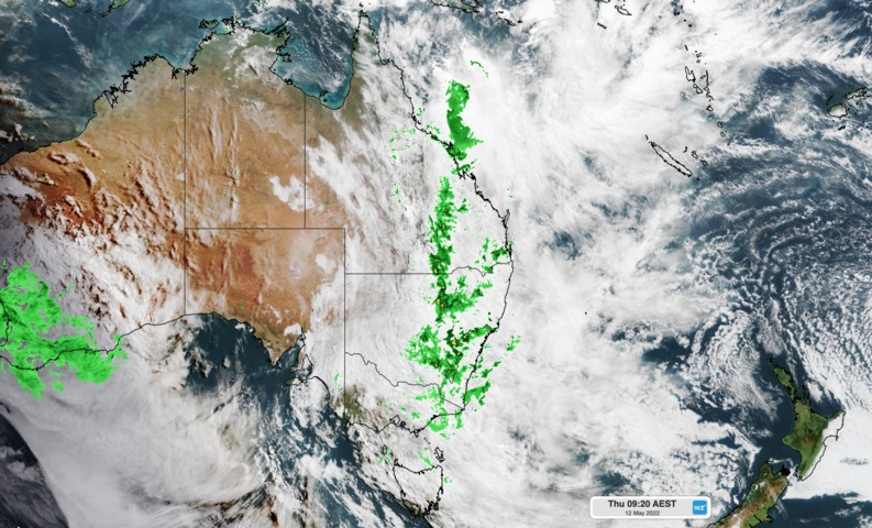 3000 km tropical moisture feed from N Qld to Tas