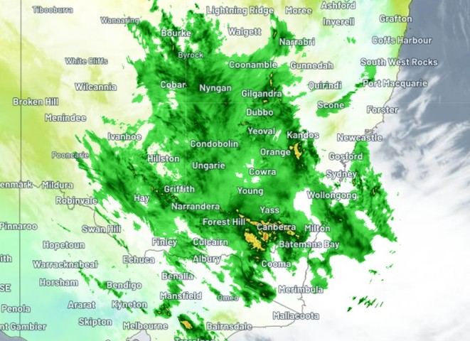Dangerous heavy rain in inland NSW, parts of Vic