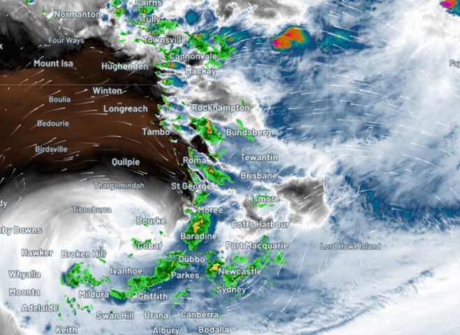 Massive band of evening storms from Cape York to Vic