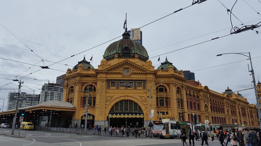 Colder Melbourne May days than average despite warm finish