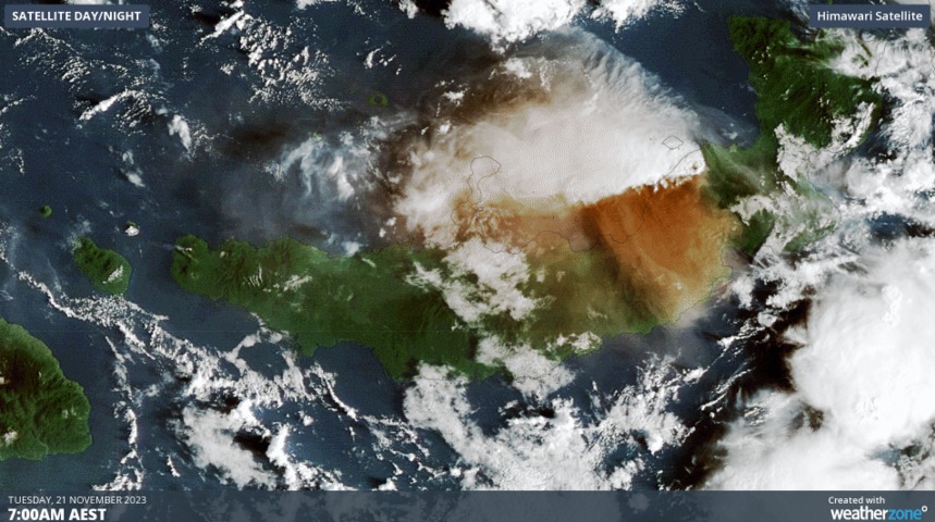 PNG's most active volcano spews ash 15 km high