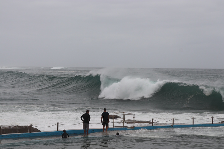 Big surf comes to Sydney