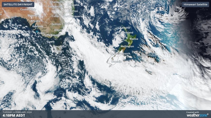 Kirrily produces 5000 km cloud band off Australia's east coast