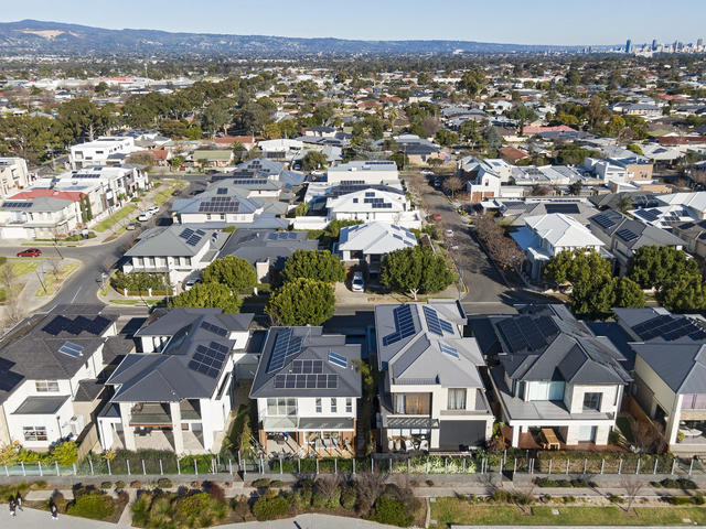 Solar booms as Adelaide records sunniest March in 30 years 