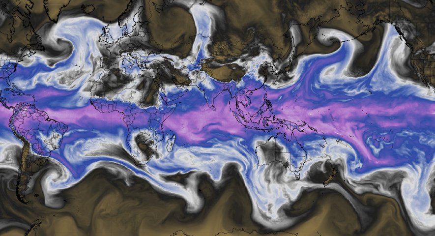 Record-breaking global atmospheric moisture in April